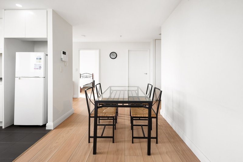 Photo - 801/99 Forest Road, Hurstville NSW 2220 - Image 5