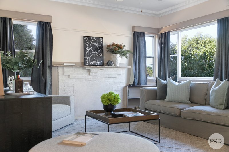 Photo - 802 Lydiard Street North, Soldiers Hill VIC 3350 - Image 2