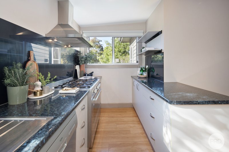 Photo - 802 Lydiard Street North, Soldiers Hill VIC 3350 - Image 4