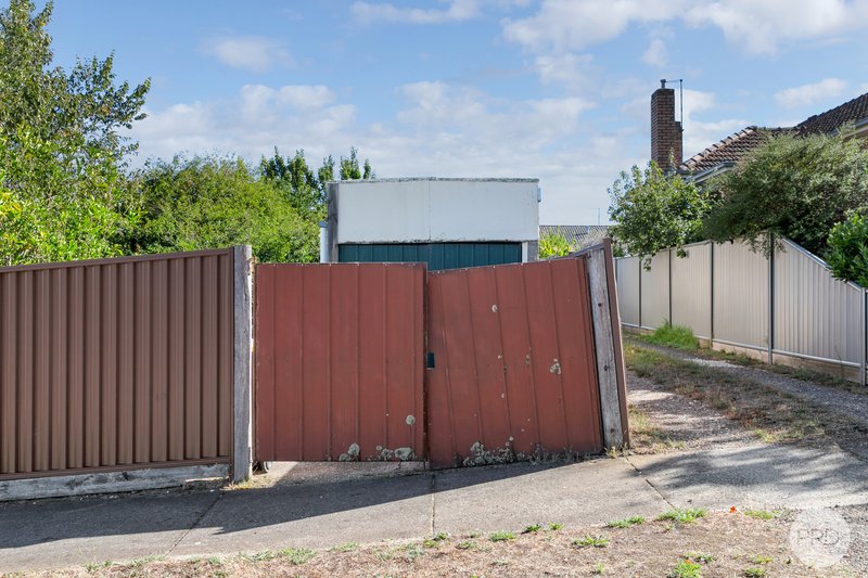 Photo - 802 Lydiard Street North, Soldiers Hill VIC 3350 - Image 13