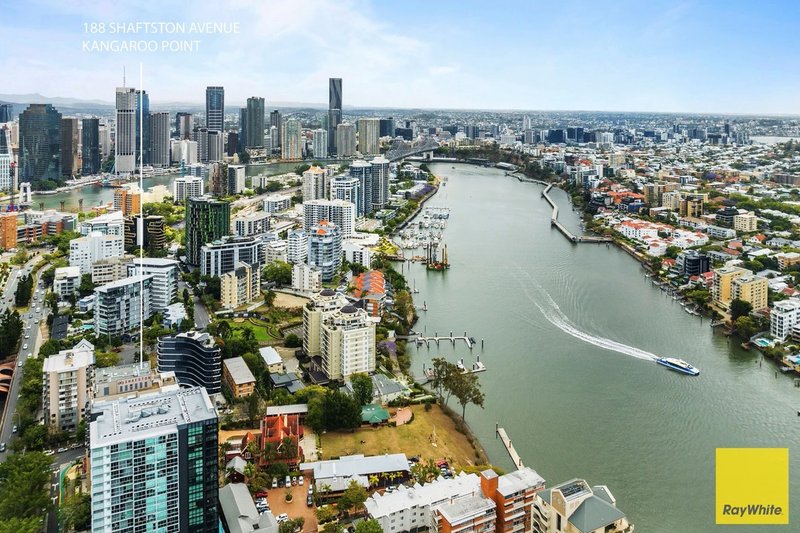 Photo - 802/188 Shafston Avenue, Kangaroo Point QLD 4169 - Image 4
