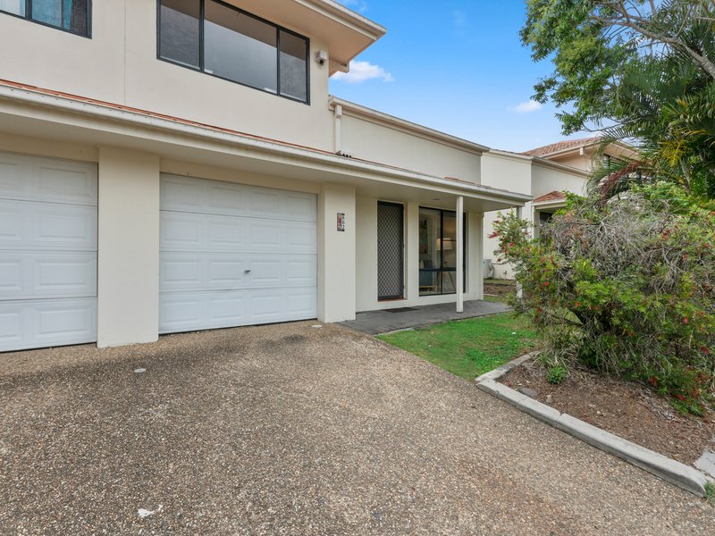 Photo - 802/2 Gentian Dr , Arundel QLD 4214 - Image 15