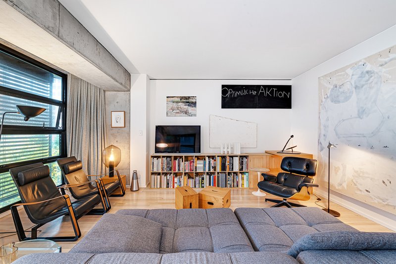 Photo - 802/21 Alberta Street, Surry Hills NSW 2010 - Image 1