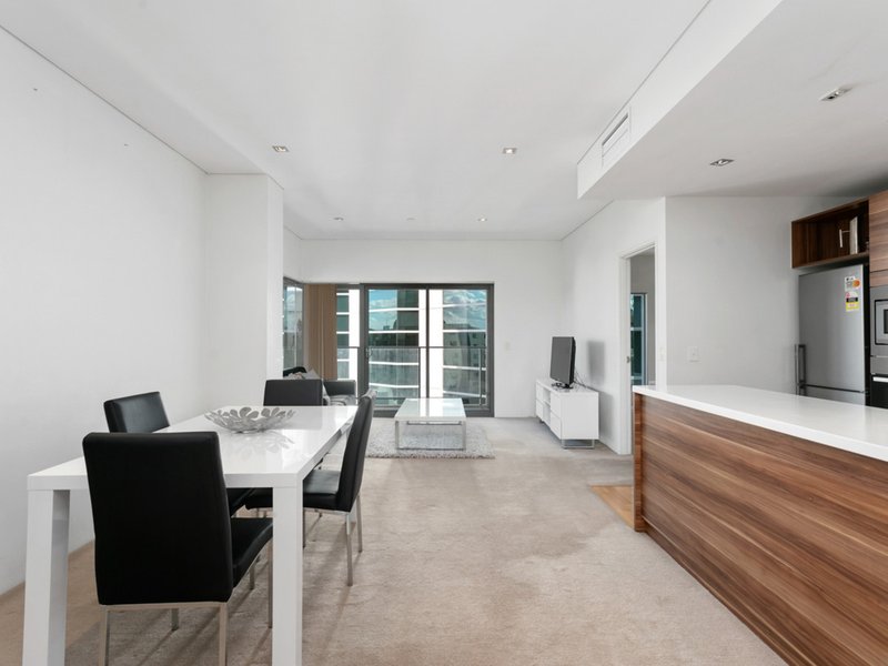 Photo - 802/237 Adelaide Terrace, Perth WA 6000 - Image 7