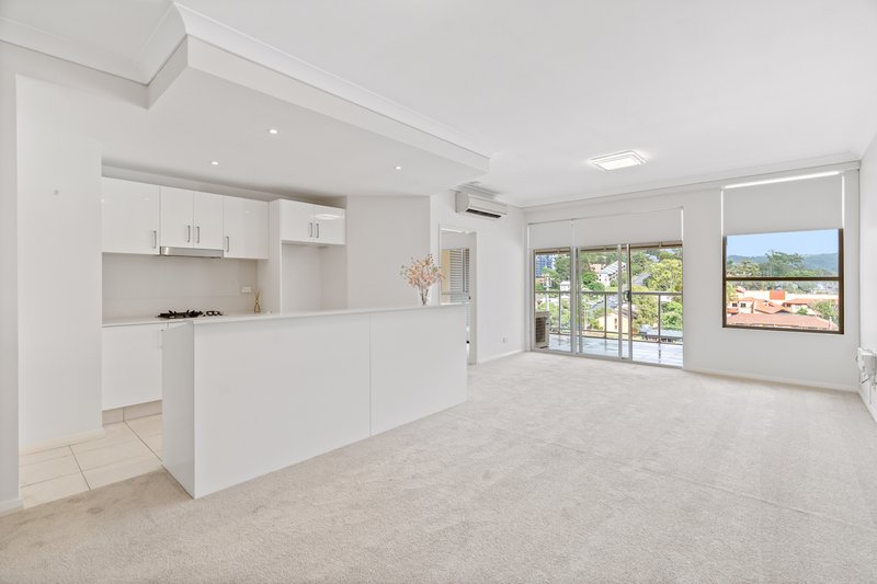 Photo - 802/273-275 Mann Street, Gosford NSW 2250 - Image 1