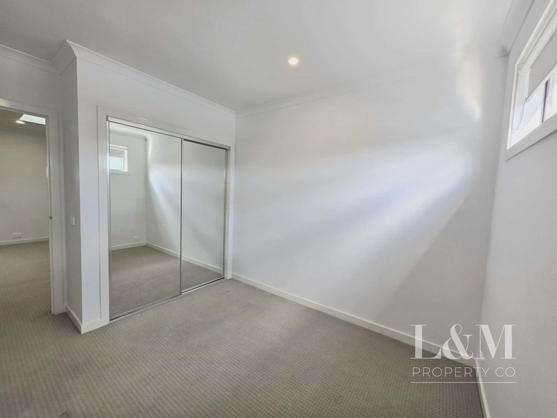 Photo - 803 Aitken Boulevard, Craigieburn VIC 3064 - Image 3