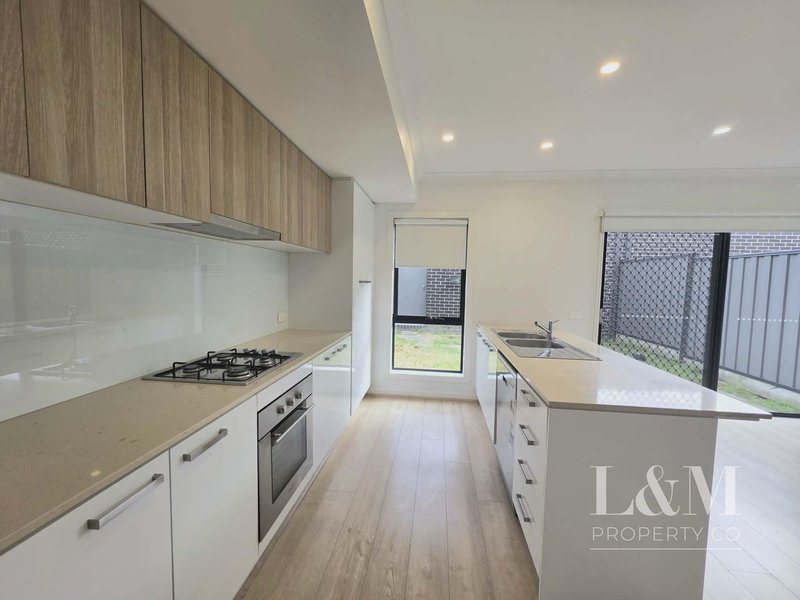 Photo - 803 Aitken Boulevard, Craigieburn VIC 3064 - Image 7