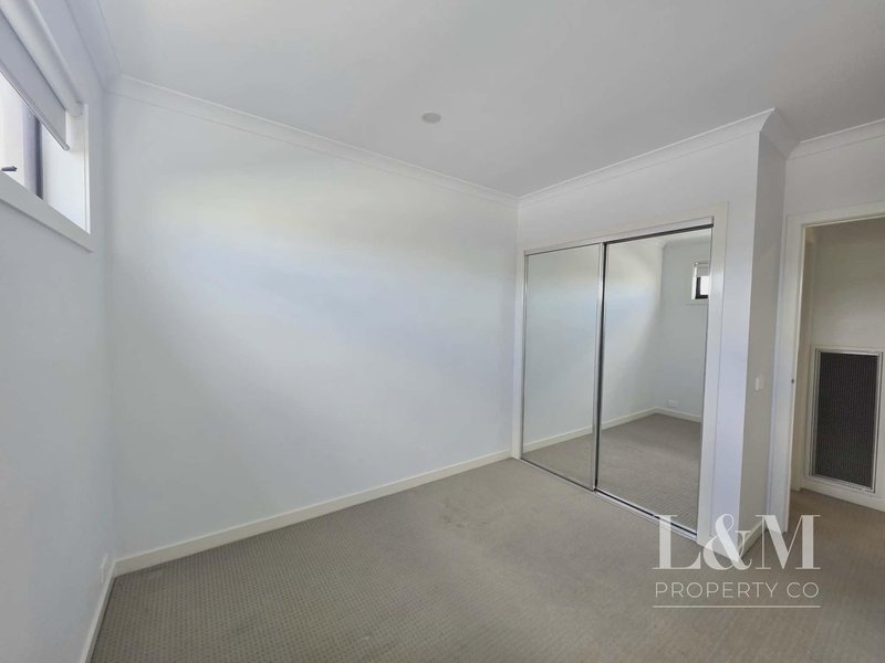 Photo - 803 Aitken Boulevard, Craigieburn VIC 3064 - Image 14