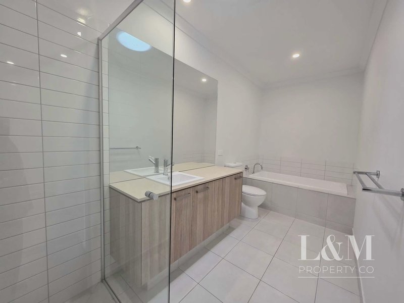 Photo - 803 Aitken Boulevard, Craigieburn VIC 3064 - Image 16