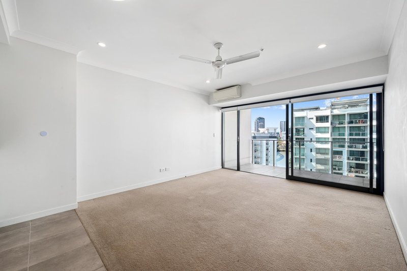 Photo - 803/111 Quay Street, Brisbane City QLD 4000 - Image 2