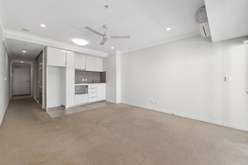 Photo - 803/111 Quay Street, Brisbane City QLD 4000 - Image 4