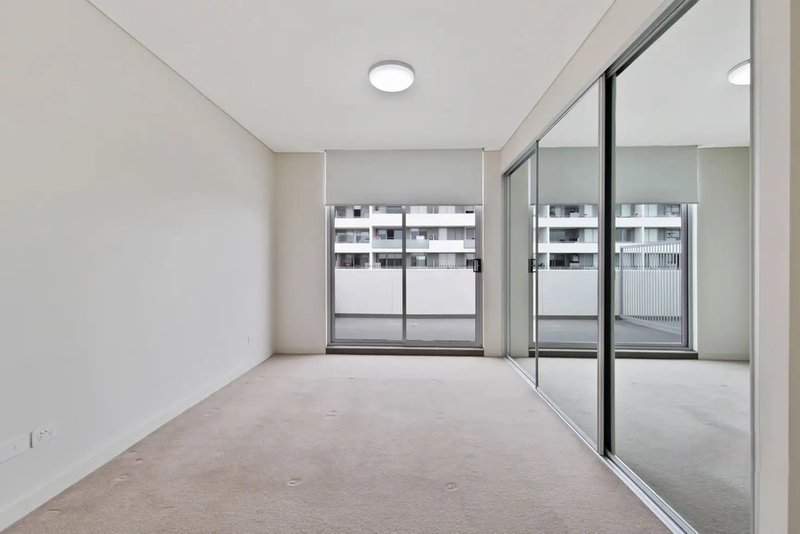 Photo - 803/27 Dressler Court, Merrylands NSW 2160 - Image 6