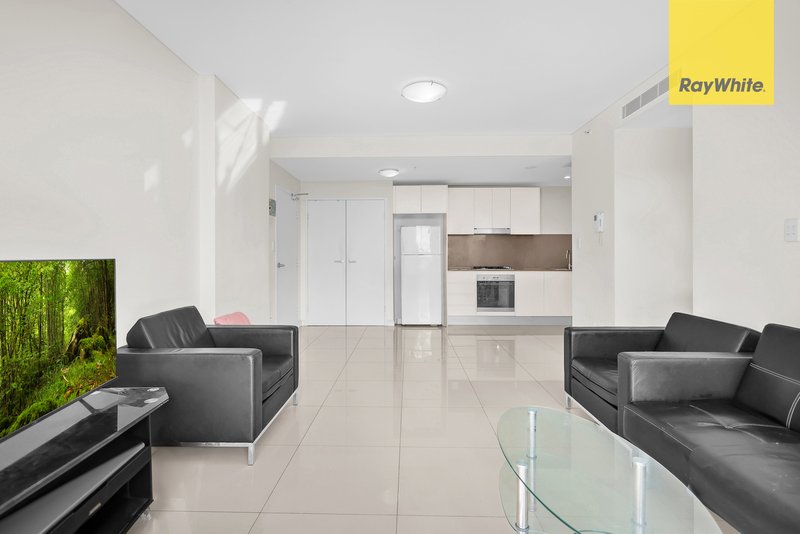 Photo - 803/29 Hunter Street, Parramatta NSW 2150 - Image 5