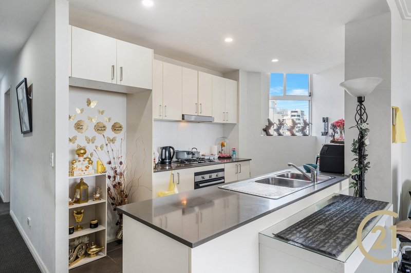 Photo - 803/3 George Street, Warwick Farm NSW 2170 - Image 3