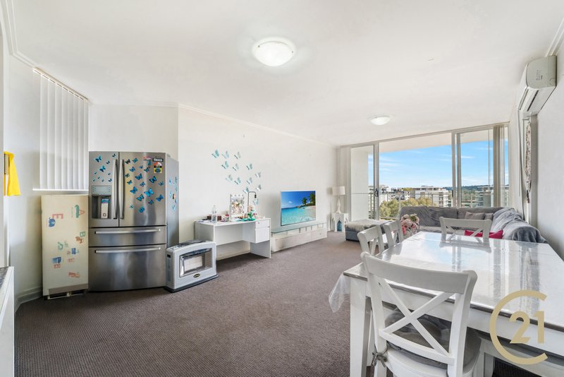 Photo - 803/3 George Street, Warwick Farm NSW 2170 - Image 4