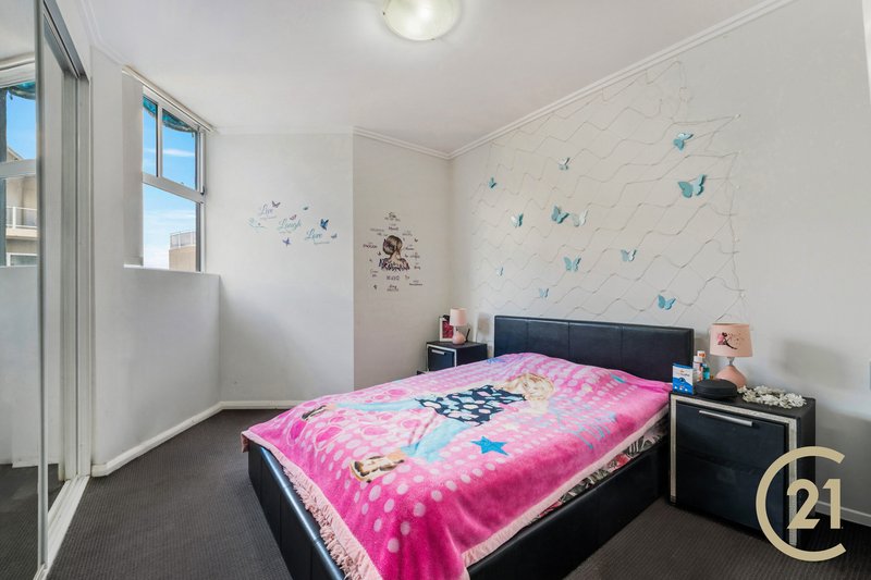 Photo - 803/3 George Street, Warwick Farm NSW 2170 - Image 6