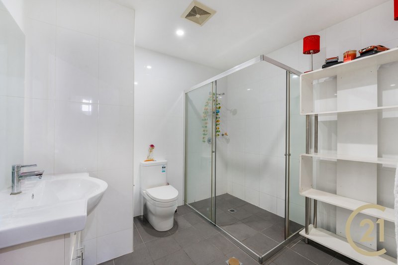 Photo - 803/3 George Street, Warwick Farm NSW 2170 - Image 7
