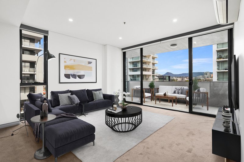 Photo - 803/41 Crown Street, Wollongong NSW 2500 - Image 2