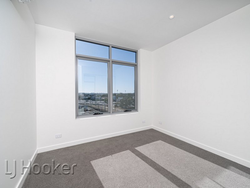 Photo - 803/9 Tully Road, East Perth WA 6004 - Image 9