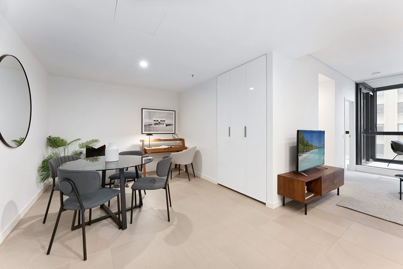 Photo - 804/150 Pacific Highway, North Sydney NSW 2060 - Image 4