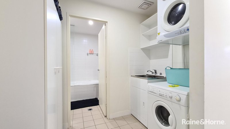 Photo - 804/2 Stromboli Strait , Wentworth Point NSW 2127 - Image 6