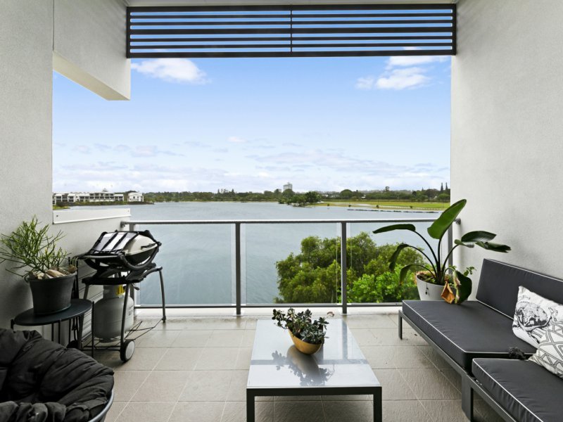 Photo - 80/5033 Emerald Island Drive, Carrara QLD 4211 - Image 1