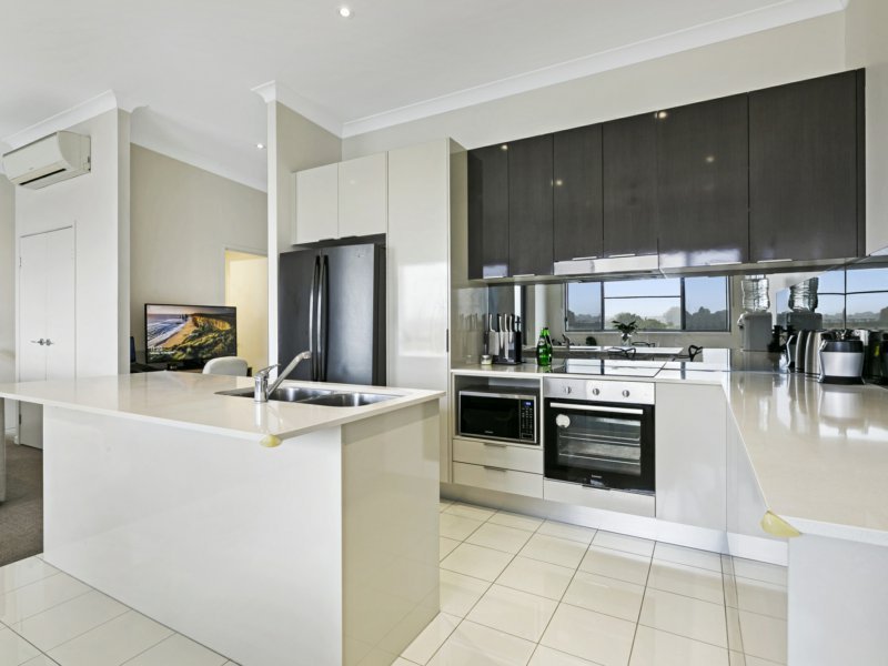 Photo - 80/5033 Emerald Island Drive, Carrara QLD 4211 - Image 7