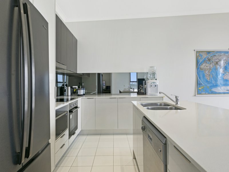 Photo - 80/5033 Emerald Island Drive, Carrara QLD 4211 - Image 8