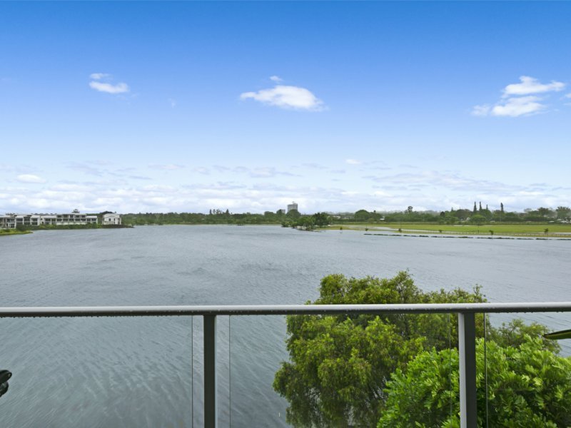 Photo - 80/5033 Emerald Island Drive, Carrara QLD 4211 - Image 10