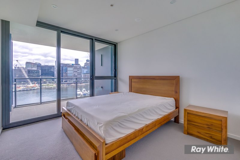 Photo - 805/1 Point Park Cres , Docklands VIC 3008 - Image 8