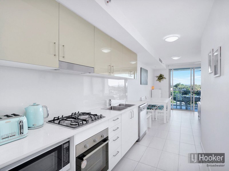 Photo - 805/17 Bath Street, Labrador QLD 4215 - Image 4