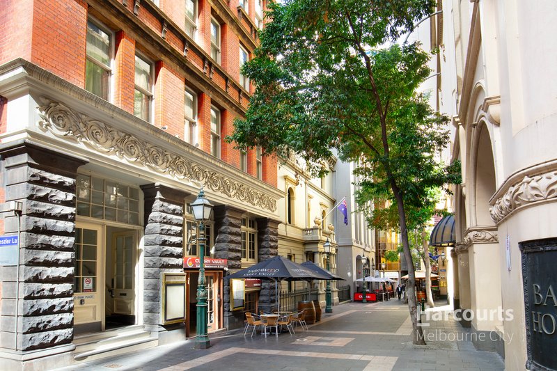 Photo - 805/18-20 Bank Place, Melbourne VIC 3000 - Image 2