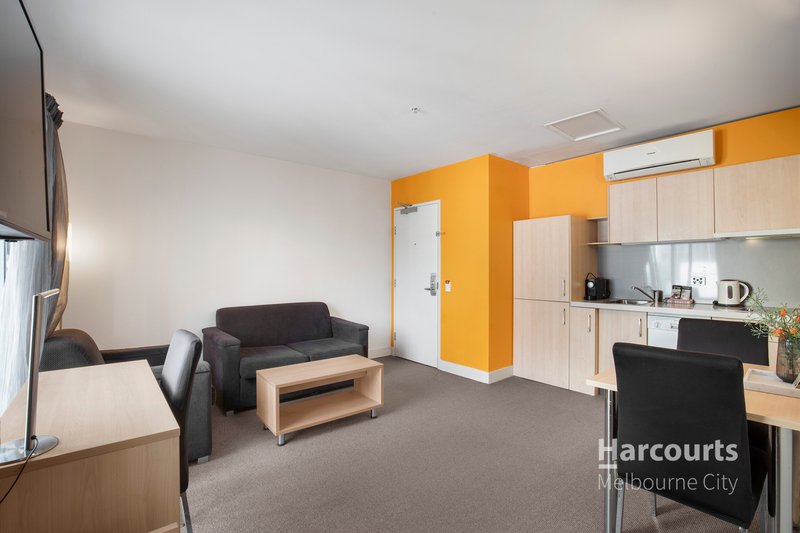 Photo - 805/18-20 Bank Place, Melbourne VIC 3000 - Image 4