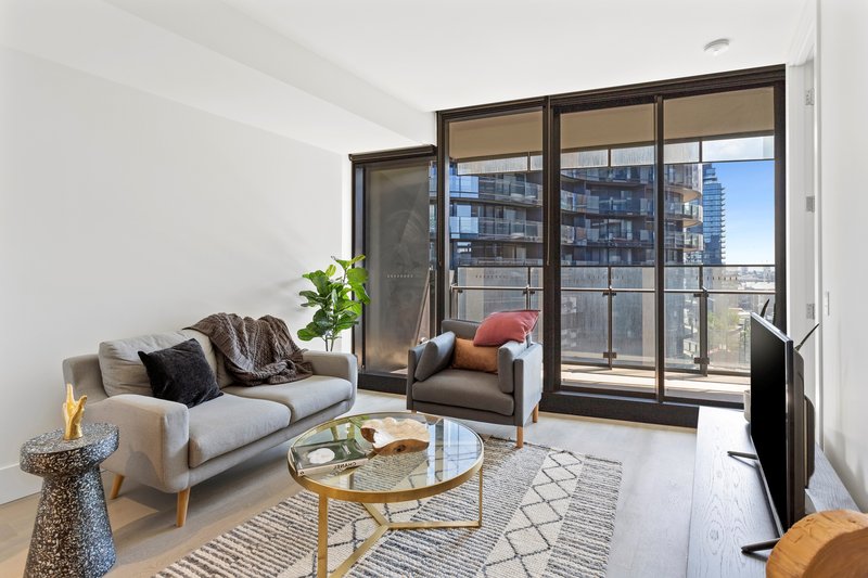 Photo - 805/243 Toorak Road, South Yarra VIC 3141 - Image 2