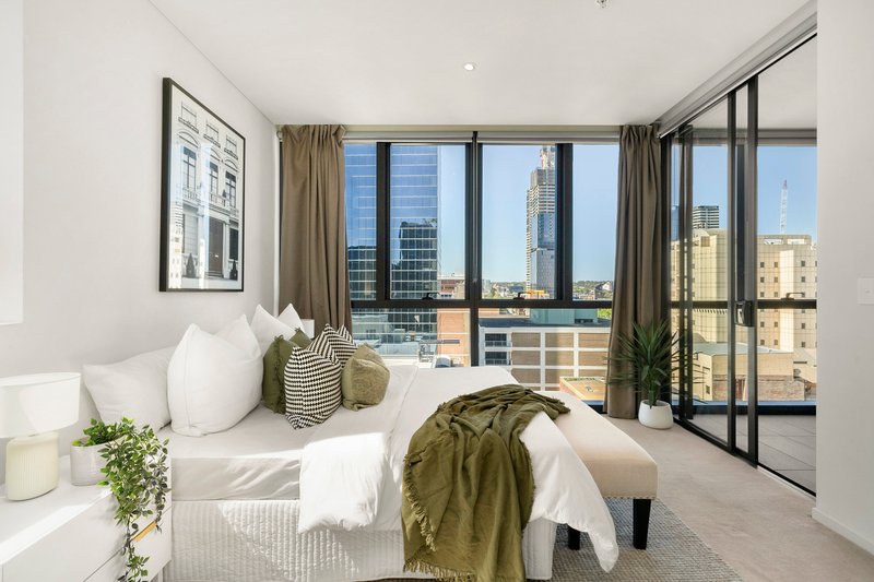 Photo - 805/45 Macquarie Street, Parramatta NSW 2150 - Image 2