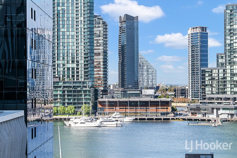 Photo - 805/463 Docklands Drive, Docklands VIC 3008 - Image 13