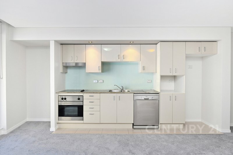 Photo - 806/1 Adelaide Street, Bondi Junction NSW 2022 - Image 4