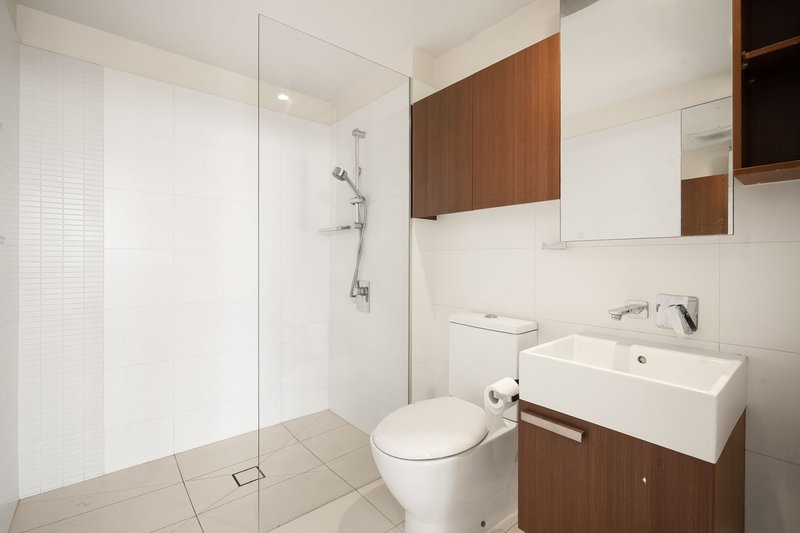 Photo - 806/1 Aspinall Street, Nundah QLD 4012 - Image 5