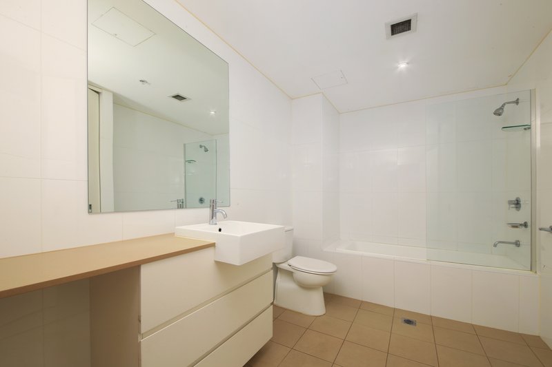 Photo - 806/12 Brodie Spark Drive, Wolli Creek NSW 2205 - Image 5