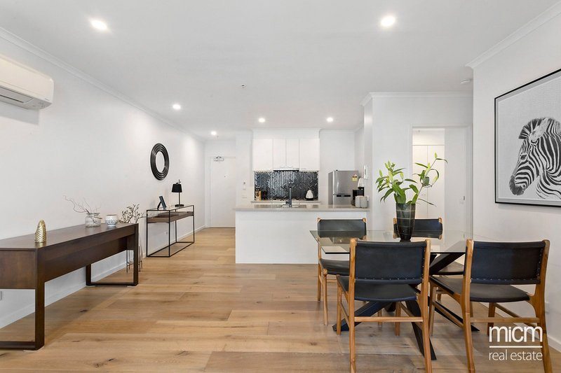 Photo - 806/148 Wells Street, South Melbourne VIC 3205 - Image 3