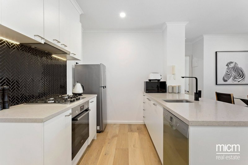 Photo - 806/148 Wells Street, South Melbourne VIC 3205 - Image 4