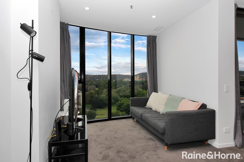 Photo - 806/15 Bowes Street, Phillip ACT 2606 - Image 4