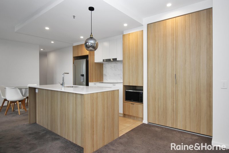 Photo - 806/15 Bowes Street, Phillip ACT 2606 - Image 5