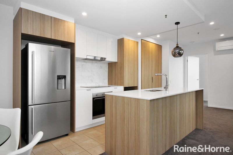 Photo - 806/15 Bowes Street, Phillip ACT 2606 - Image 6