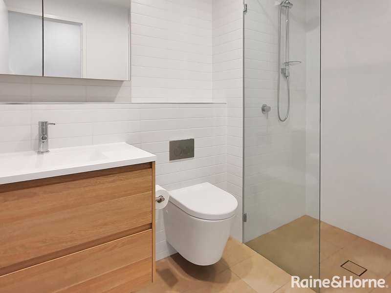 Photo - 806/15 Bowes Street, Phillip ACT 2606 - Image 9