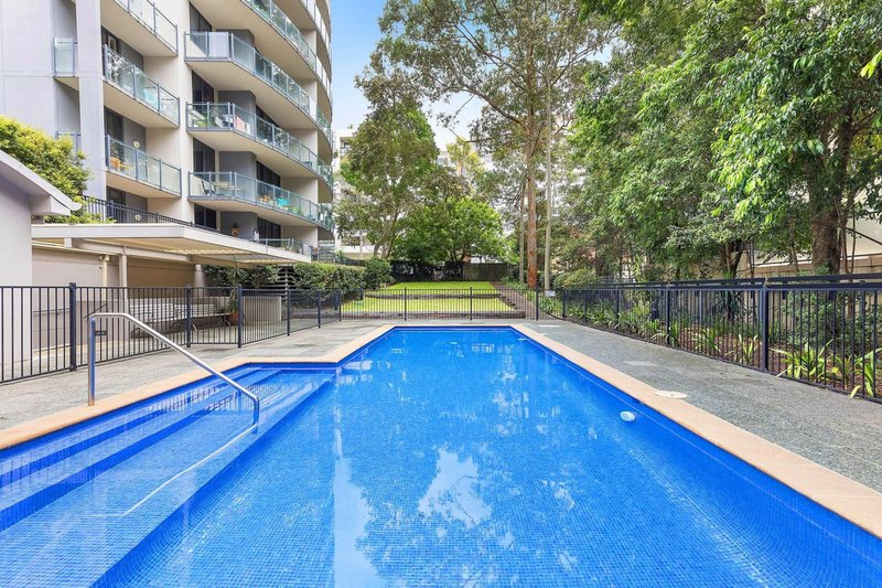 Photo - 806/2-10 Orara Street, Waitara NSW 2077 - Image 8