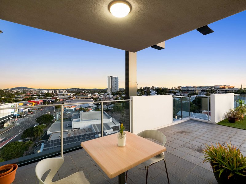 Photo - 807/159 Logan Road, Woolloongabba QLD 4102 - Image 6