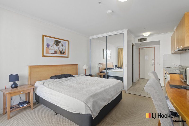 Photo - 807/2 Akuna Street, City ACT 2601 - Image 4