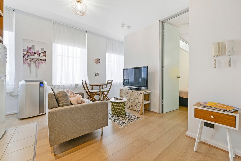 Photo - 807/23 King William Street, Adelaide SA 5000 - Image 4