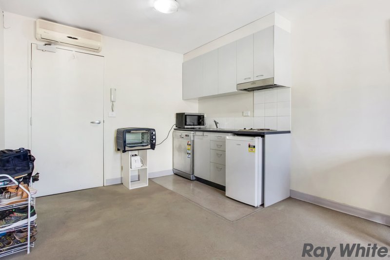 Photo - 807/528 Swanston Street, Carlton VIC 3053 - Image 3